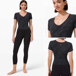 Lululemon Nulu Cropped Slim Yoga Short Sleeve